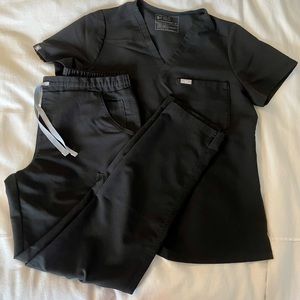 Figs Black Yola™ - Skinny Scrub Pant & Catarina™ - One-Pocket Top